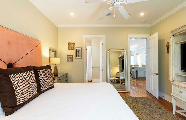 Doctor's Orders by Avantstay 5 Mins TO Beach! w/ Community Pool & Hot Tub! - Photo 31