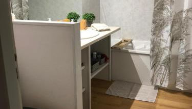 Appartement BELLO , ruelle au cœur de ville, arrivée en autonomie - Foto 4