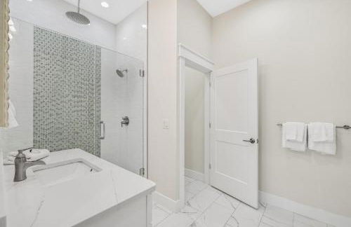 Beach Haven - Brand New Home - Private Pool- Just 300 Feet From The Beach! - Foto 16