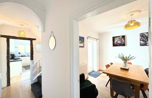 New Spacious 4 Bedrooms 5 Beds House Sleeps 8! - Foto 20