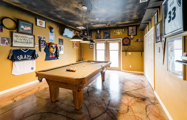 Chic Renovated Oasis: Disney & Universal Nearby 4 Bedroom Home by RedAwning - Foto 26