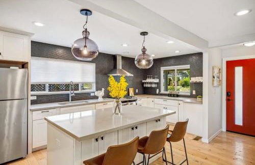 Modern Napa 3BD Wine Country Escape with Pool and Spa - Foto 5