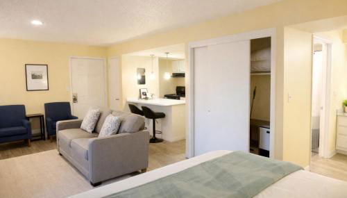 King Bed * Extensive Cleaning Protocol *Downtown - Foto 3