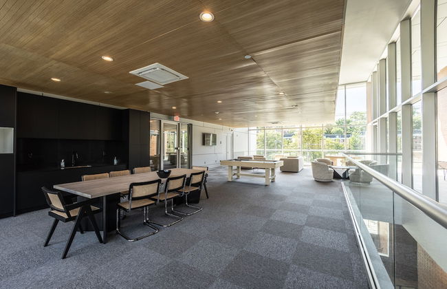 Airy 3 BR Flat w Shared Deck - gym - Mins to NYC - Foto 4