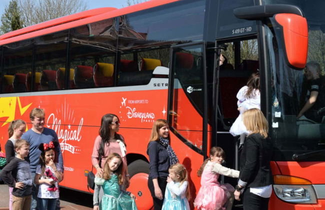 Autobús entre los aeropuertos de Orly o Charles de Gaulle y Disneyland® París - Foto 3