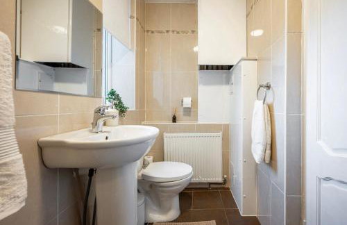 Coastal Nest - Cosy flat in Irvine town centre - 5 minute drive from beach - Foto 10