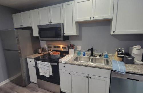 160 Overbrook 3 bedroom home with privately fenced yard and hot tub - Foto 6