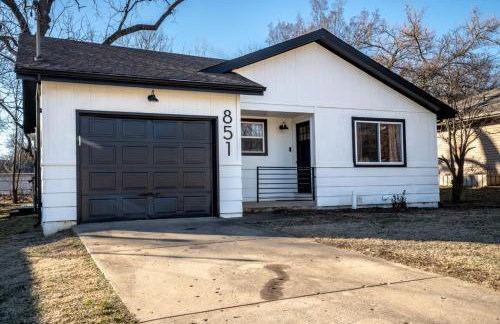 Main Retreat with King Bed in Master and has Garage - Photo 20