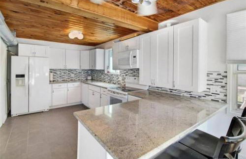 Cozy Beach - Direct Waterfront! - Foto 2