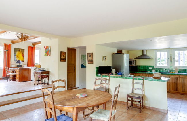 3 bedroom House in Saint-Martin-de-Castillon with private pool and garden - Photo 4