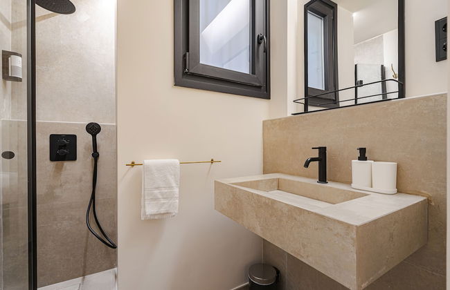 Oso Madrid Studios - Photo 20