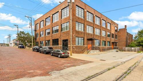 The Urban Loft - Stylish Industrial Living - Foto 3