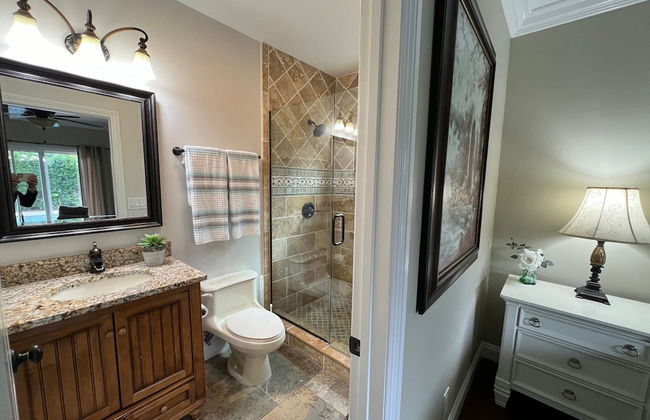 Highly Upgraded, 5 Bed, 4.5 ba, New Pool W/jacuzzi, 1/2 Mile Walk to Disney - Foto 22