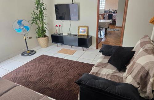 Casa ampla mobiliada com estacionamento para até 5 veículos - Foto 30