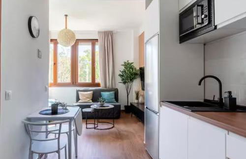 Estudio moderno con parking, frente al Palacio de Congresos - Foto 13