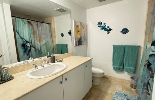 Luxury Oasis Suite - Photo 9