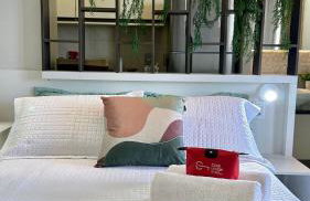 (1406) Studio Elegante com Vista Mar - Foto 1