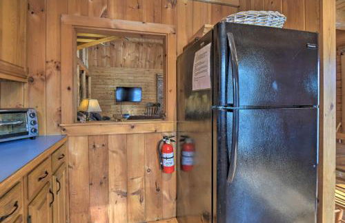 Rustic Madison Treehouse Cabin with Game Room! - Foto 9