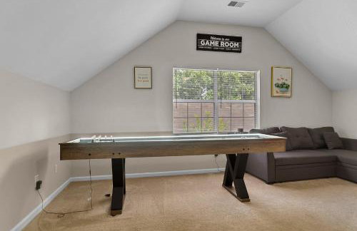 Country Haven - Hot Tub & Pool! Game Room, King Beds, Mins 2 dwtn - Foto 43