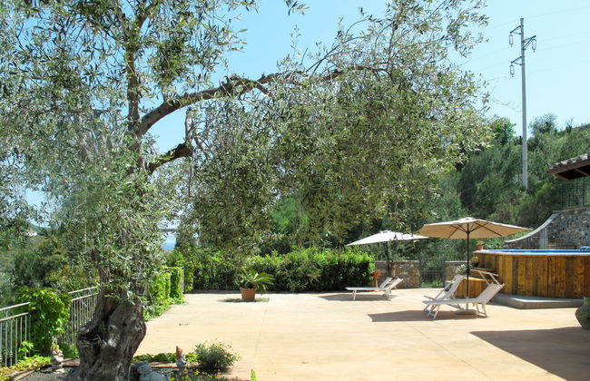 2 bedroom House in Cipressa with private pool and garden - Photo 14