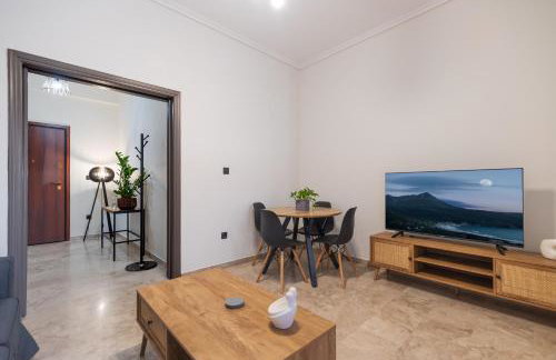 Entire, spacious, spotless apartment, in Ilioupoli, Greece - Foto 10