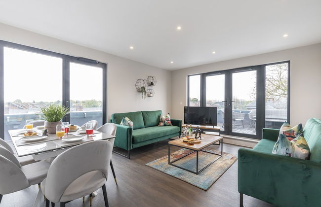Elliot Oliver - Stunning 3 Bedroom Penthouse With Large Terrace And Parking - Photo 1