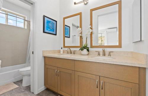 # Marbella Lane-Elegant 3BR Getaway with Superb Views - Foto 17