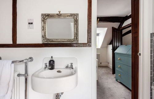 Cotswold Cheltenham, whole house with hot tub - Photo 77