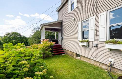 Berkshire Vacation Rentals: Centrally Located Historical Home - Foto 34