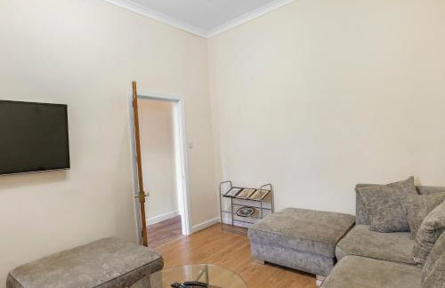 Relax in Comfort 3BR Home for 6 with Full Kitchen, Lounge, Large Bath - Foto 10