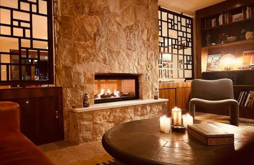 Cromer Luxury Palm Springs Bungalow with Pool Room - Photo 4