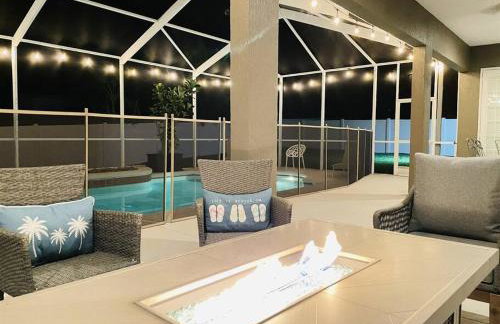 Luxury Heated Pool Home, Hot tub, King bed suite - Foto 32