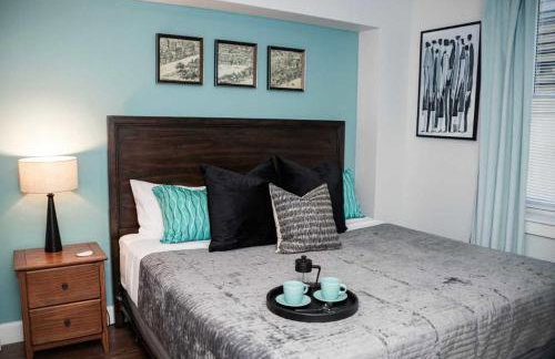 Fun Cozy 1 Br King Apts - 1 25 Mile Walk to TIAA Bnk Fld - Foto 1