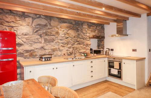 Bull Bach Old Smithy - Photo 9