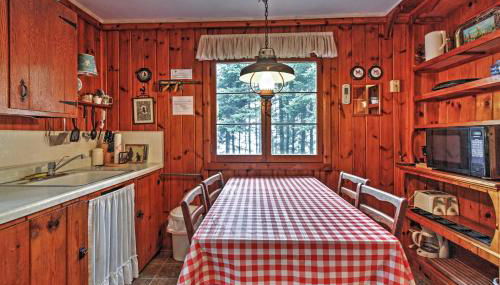 Land O Lakes Hideaway with Boat Dock and Lake Views! - Foto 5