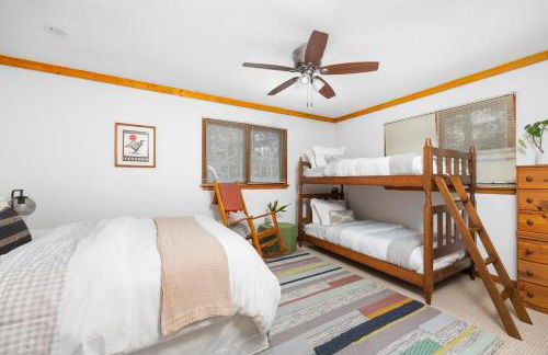 Camp Birch: Waterfront Home on Lake Leelanau - Foto 11