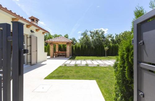 Small old house - Foto 24