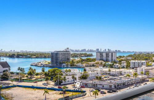 Chic 2BR Apartment Gym & Balcony Views - Foto 49