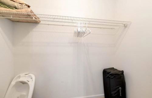 4BR Cozy Family Retreat Near Mall of GA, Near Lake Lanier - Sleeps 10 - Foto 39