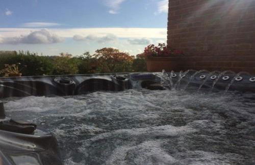 Broad Meadows Farmhouse 8 Guests - Photo 29