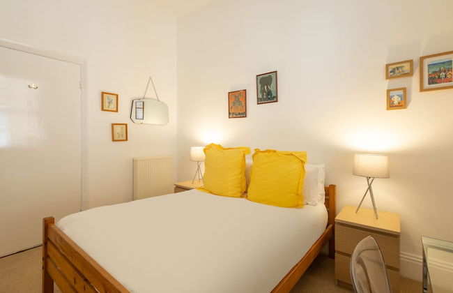 Host Stay Chatsworth Court Apartment - Photo 5