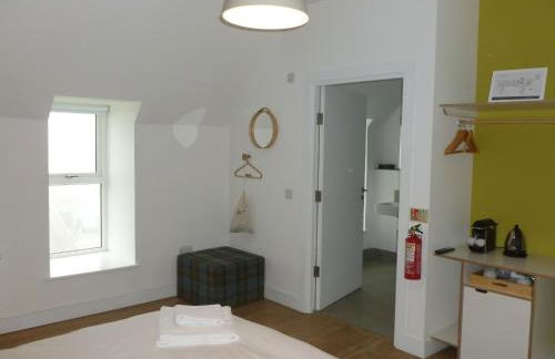 Jog 1 Bed Ensuite by Together Travel - Photo 9
