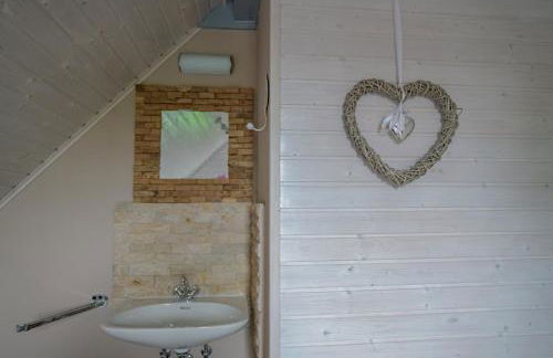 Ferienhaus "Gestiefelter Kater" am See im Bergland - Photo 17