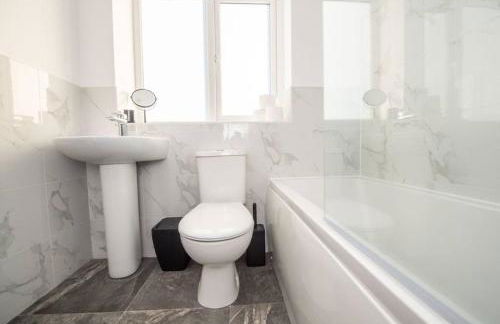 Brand-New 3-Bed Home - Liverpool - Foto 6