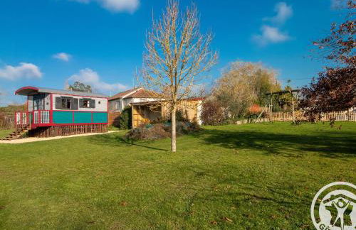 Roulotte climatisée avec piscine et jardin - FR-1-622-54 - Photo 15