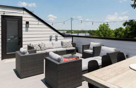 6 Bed with En Suite Baths, Host Up to 20, Rooftops, Parking, Gourmet Kitchens, Cozy Living Spaces, Skyline Views & Fire Table, Near Downtown, Distilleries & Marathon Village, High-Speed Wi-Fi, 24hr Hospitality - Foto 9