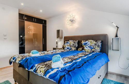 Riverside House with Pool and Hot Tub - Happy Rentals - Foto 18