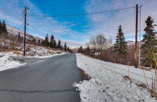 Stunning Alaskan Getaway with River and Mtn Views - Foto 39