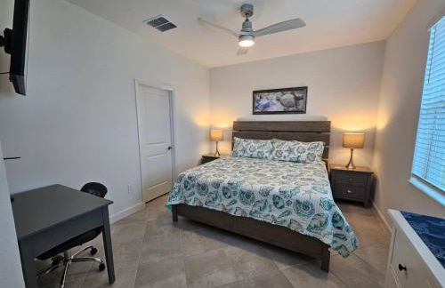 Pet friendly, Heated Pool, close to many beaches, monthly New Vacation Villa - Foto 20