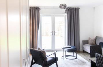 Stylish 2 Bedroom House - Village Location - Foto 11